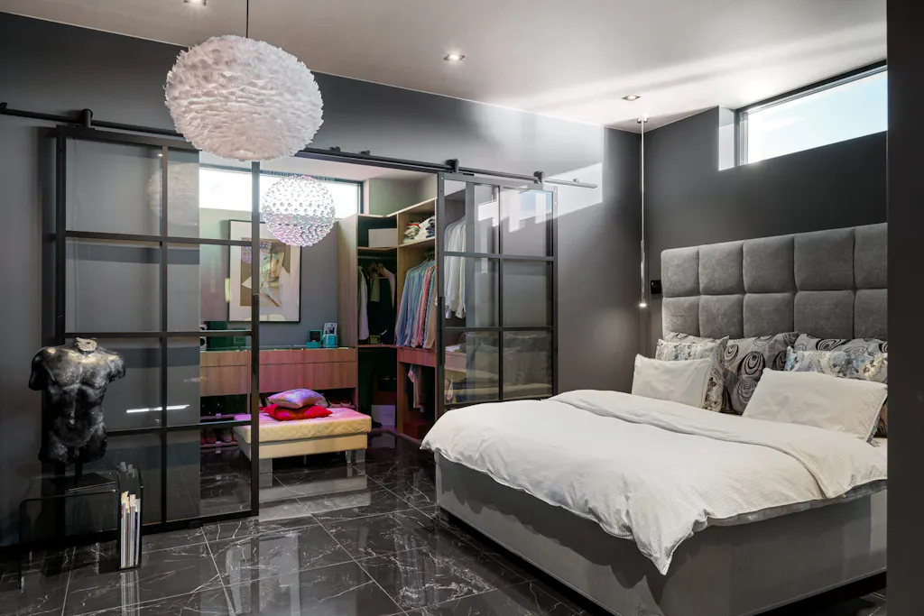 Moderne bolig i Hafrsfjord med walkin